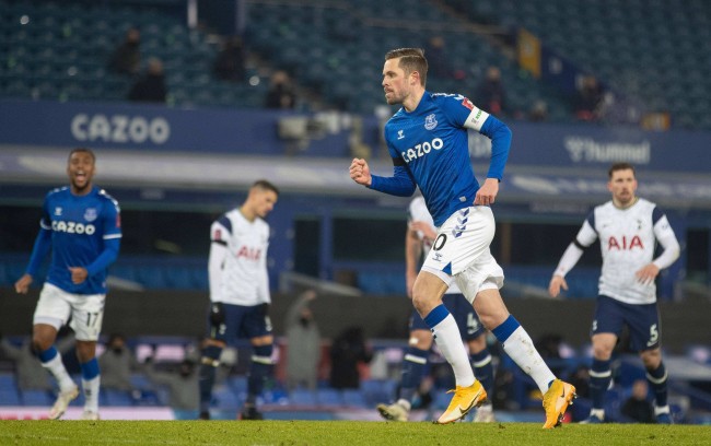 而非一边倒 而非一边倒