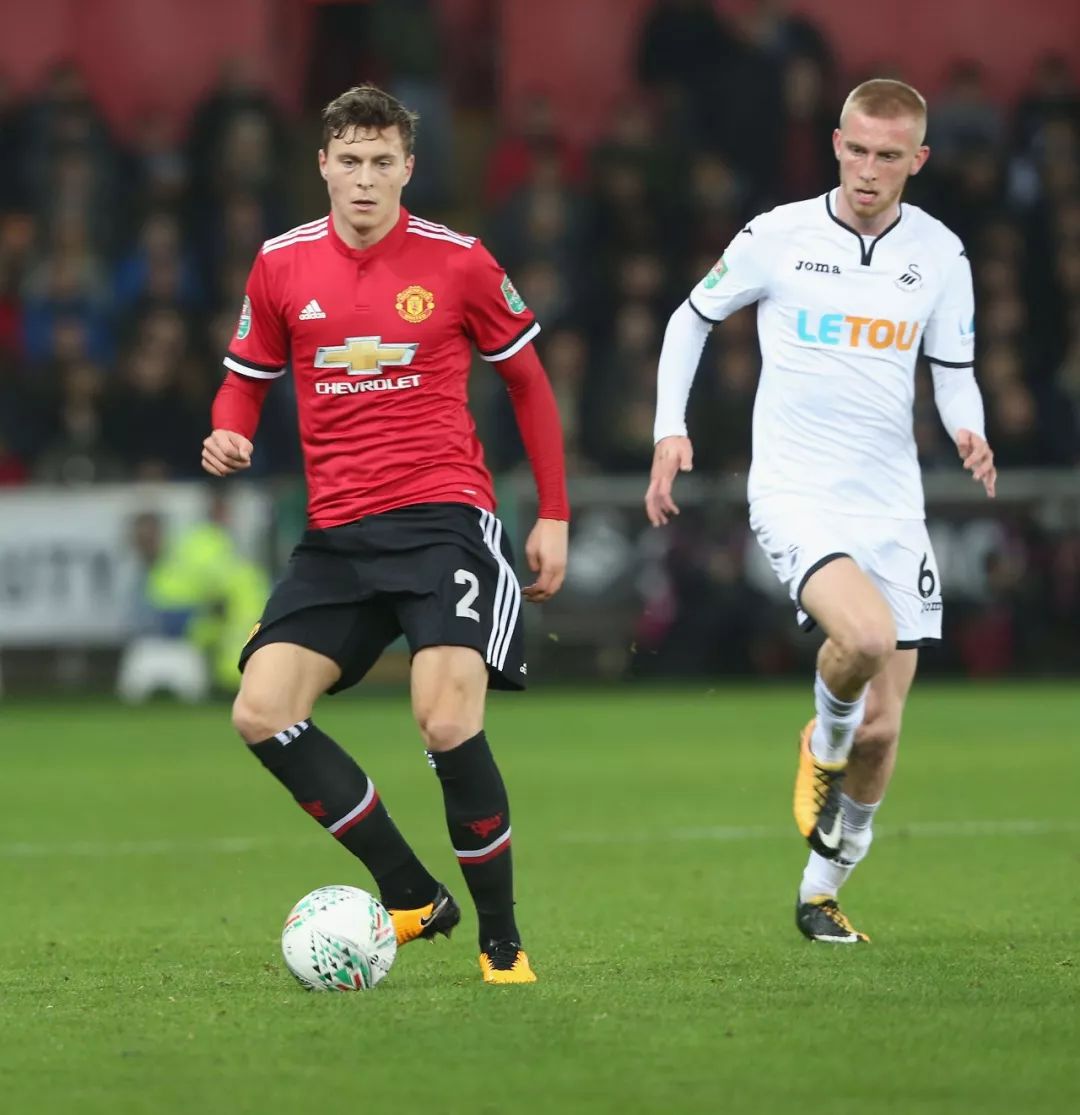 工作人员回 工作人员回